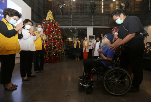 “Apresiasi tinggi ke Lions Club dalam menjaga anak-anak penderita kanker dengan sangat baiknya. Kita tahu semua, investasi SDM berkualitas sangat penting terutama dengan meberi pendampingan untuk anak-anak kita. Anak-anaklah pemegang tongkat estapet bangsa ke depan,” kata Bintang Puspayoga. Raka Denny/Harian Disway)