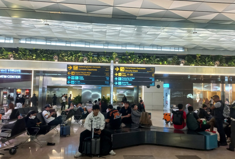 Dampak Erupsi Gunung Anak Krakatau, Bandara Soetta Perpanjang Penutupan Penerbangan Hingga 13.30 WIB