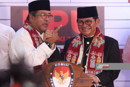 Pramono-Rano menjadi pasangan bakal Cagub-Cawagub pertama yang mendaftar di KPU DKI Jakarta..--Raka Denny/ Harian Disway