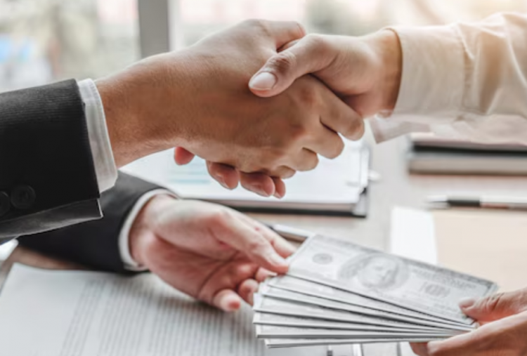 Bingung Biaya Kuliah? Ini Cara Pinjam Uang di Bank Secara Aman