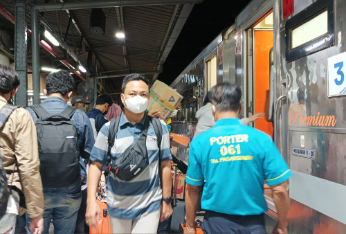 42.700 Penumpang Mudik Lebaran 2023 Tinggalkan Jakarta Melalui Stasiun Pasar Senen dan Gambir