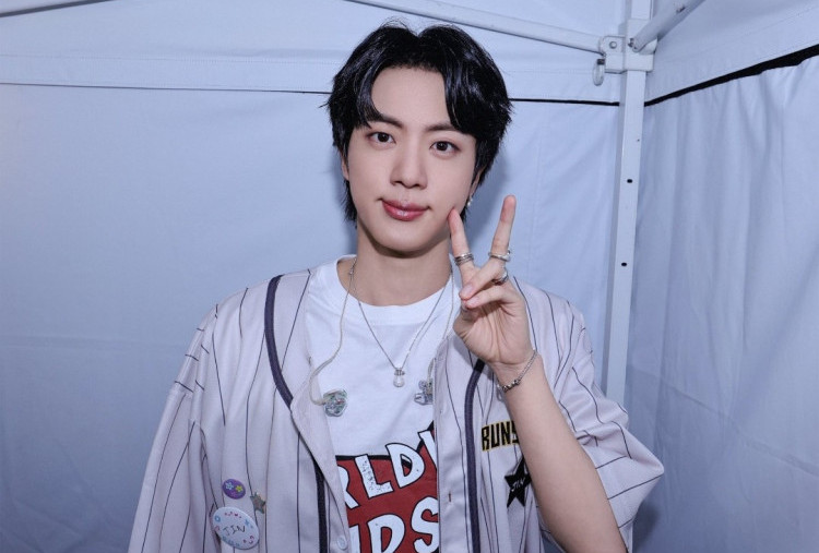 Jin BTS Cetak Sejarah! Jadi Solois Kpop Pertama yang Jadi Headline di O2 Arena London