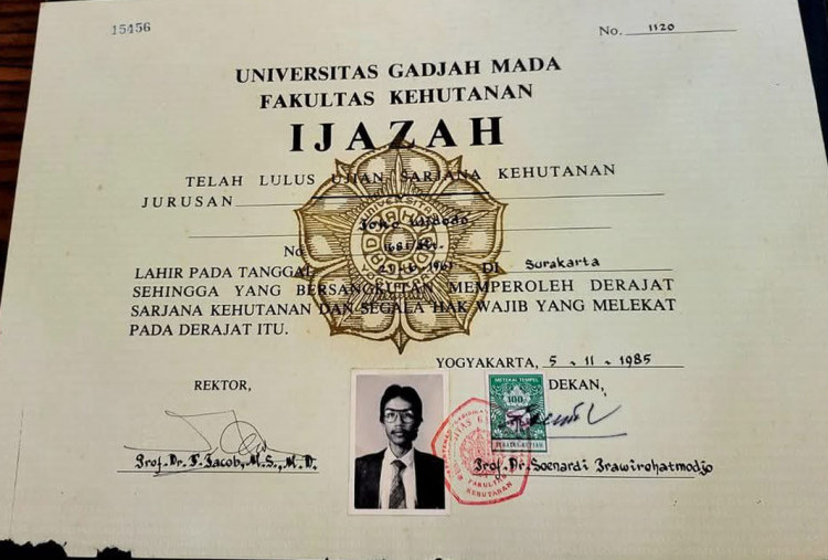 Terungkap Sosok Pemilik Foto Ijazah Jokowi yang Disebar Dian Sandi Kader PSI, Dokter Tifa: Ngaku Teman Seangkatannya JKW