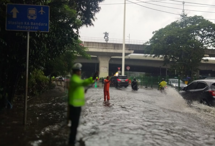 6 Ruas Jalan Terendam Banjir Jakarta Hari Ini, Jakarta Barat Jadi Titik Terparah