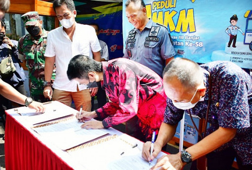 Warga Binaan Lapas Produksi Gerobak Jualan 