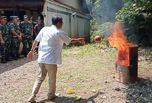 Ini Cara Kerja Bom Pemadam Api dari Kulit Singkong, Ciptaan Dahsyat H Aryanto Selain Nikuba 