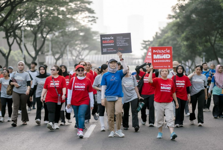 Peringati Hari Yoga Internasional, Komunitas ISHA FOUNDATION Gelar Walkathon dan Meditasi di Jakarta