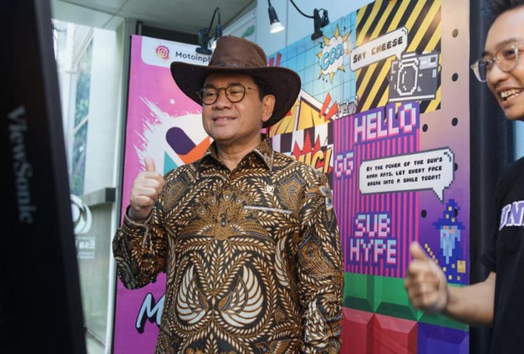 Menteri Perdagangan Tinjau Pameran Wirausaha Mahasiswa di Universitas Esa Unggul