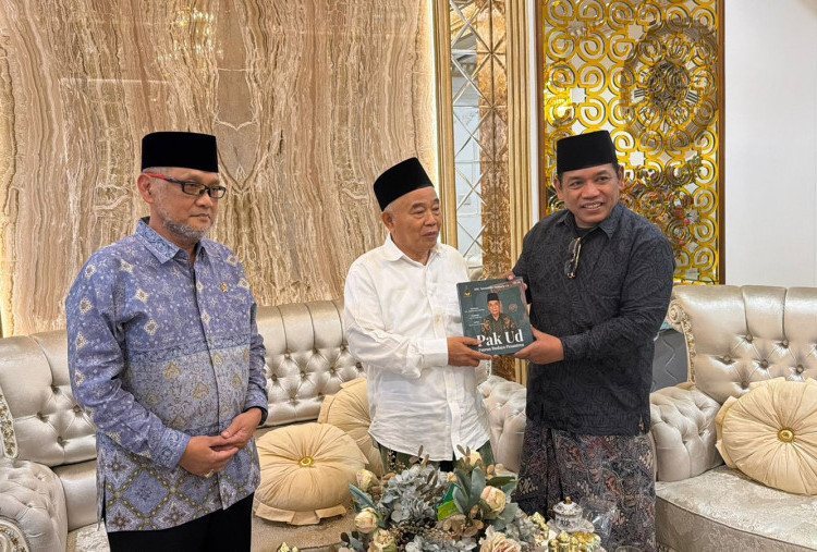 Kembali Pada Qonun Asasi, Pulang Pada Marwah Pesantren