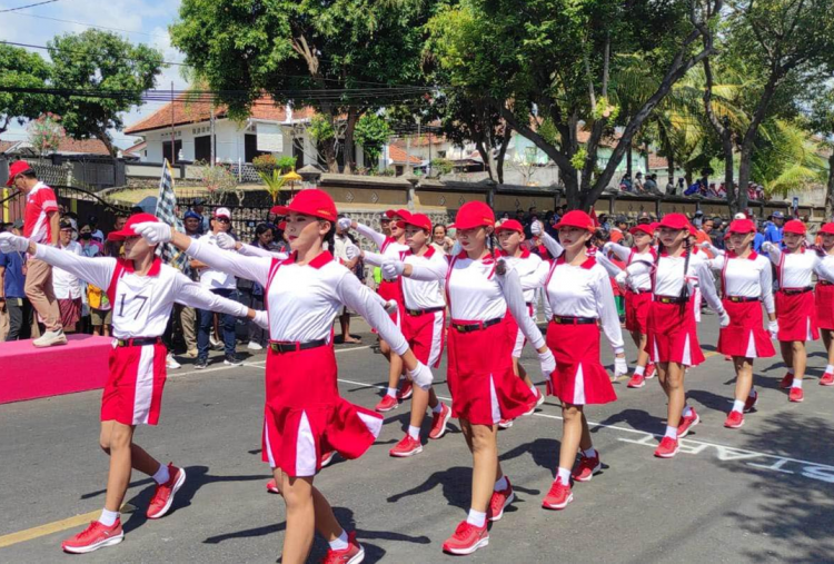 7 Ide Yel-Yel Gerak Jalan Lomba 17 Agustus yang Kreatif dan unik, Dijamin Juri Terpukau!