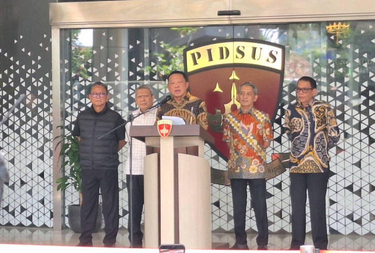 Jampidsus Febrie Akui Sosok Foto Keluarga di Rumah Mewah yang Digeledah Polisi di Sentul
