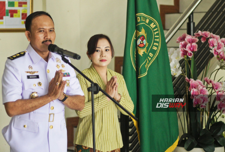 Dengan pengalaman lebih dari dua dekade pengabdian, Bagus Partha Wijaya diharapkan semakin memperkuat profesionalisme, integritas, dan penegakan supremasi hukum di lingkungan peradilan militer. Dalam momen usai pelantikan, ia turut didampingi sang istri, Ni Nyoman Pringga Dewi Astuti.