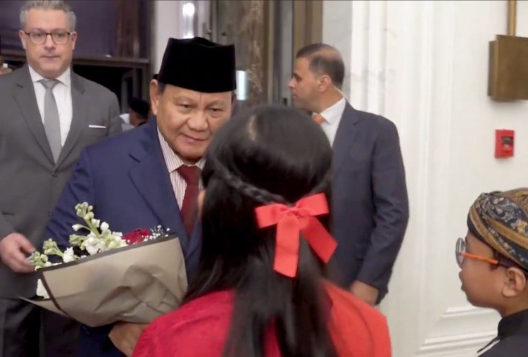 Momen Hangat Prabowo Beri Ucapkan Selamat Ulang Tahun ke Mahasiswi Indonesia di Yordania