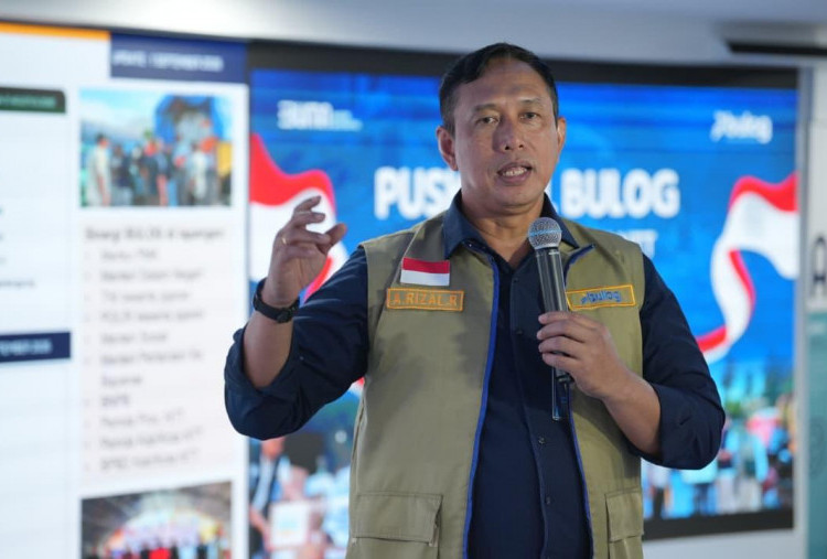 BULOG Terus Salurkan 1.321 Ton Beras dan 7.000 Liter Minyak Goreng, Bantu Korban Bencana NTT
