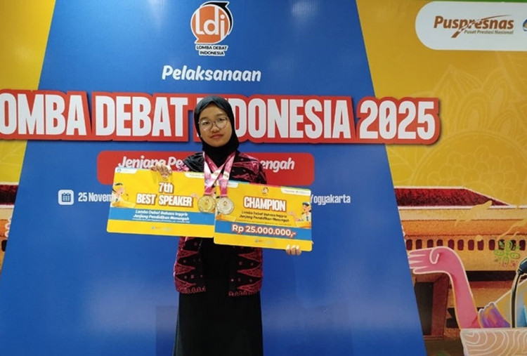 Keren! Siswi Madrasah Ini Satu-satunya Wakil Indonesia di Kompetisi Debat Internasional 2026 di Kenya