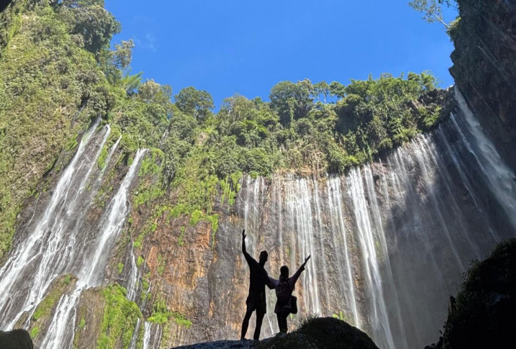 Menemani Gebadia Albertus ke Tumpak Sewu dan Gua Tetes: Dipijat Gerojogan, Dijamu Terik Tahu Tempe