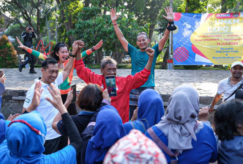 Sandiaga Uno Kunjungi Surabaya, Lari Pagi Di Taman Bungkul 