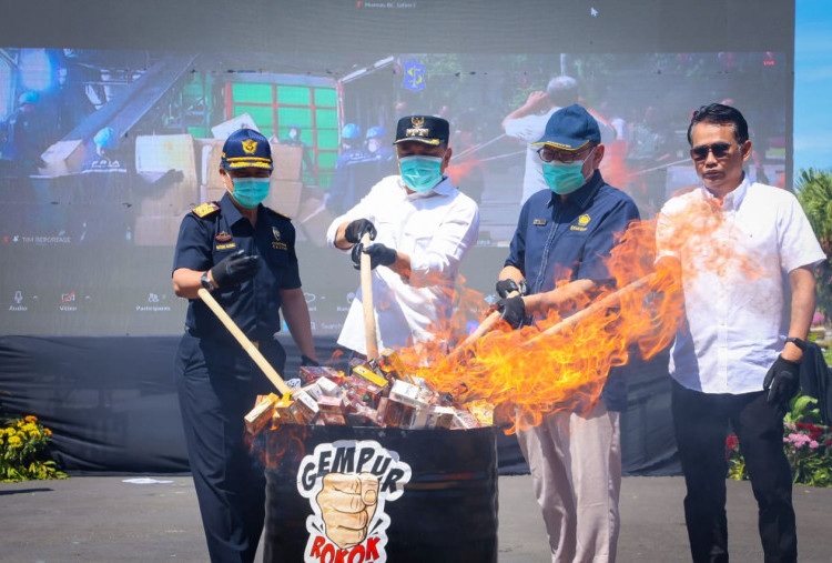 11 Juta Rokok Ilegal Senilai Rp 16,6 Miliar Dimusnahkan