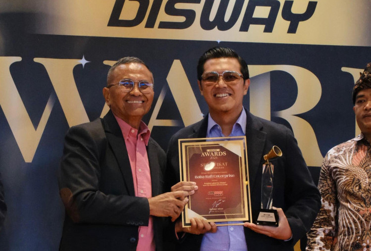 Disway Awards 2024 Nobatkan Baba Rafi Enterprise sebagai Produk Lokal Go Global, Penghargaan Diserahkan Langsung oleh Dahlan Iskan