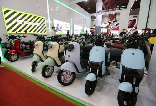 Berburu Motor Listrik di Jakarta Fair 2024, Ada Diskon Hingga Gratis Sepeda Lipat