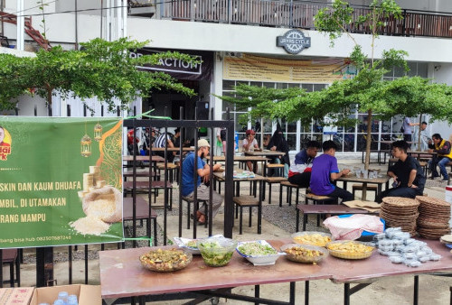 Pandemi Covid-19 Masih Terasa, Pemilik Kedai Ini Bikin Makan Gratis di Jambi, Ala Prasmanan