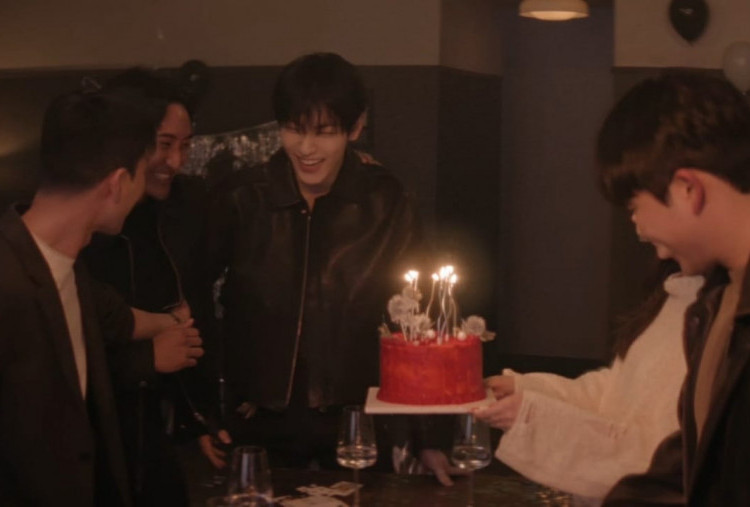 Makna MV Stick With You Milik TXT yang Dibintangi Jeon Jong Seo, Penuh Plot Twist!