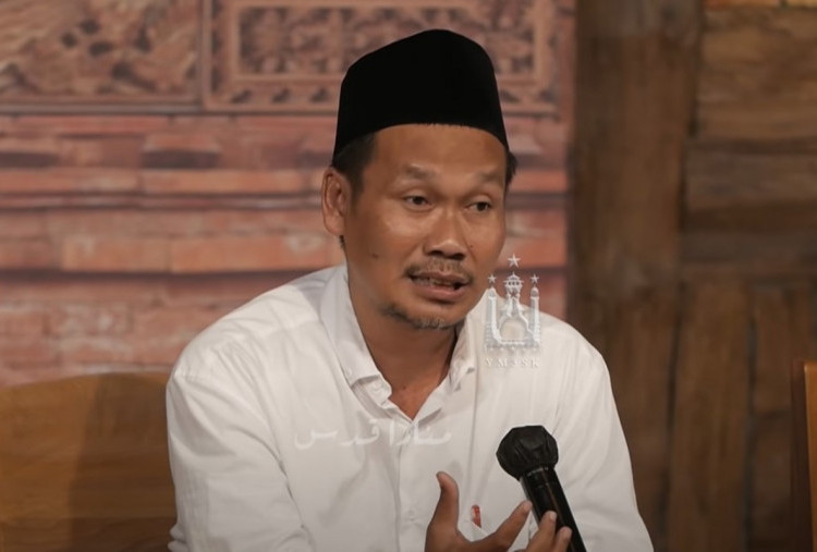 Hukum Sopir Bus Tidak Puasa Saat Ramadan, Ini Penjelasan Gus Baha soal Status Musafir