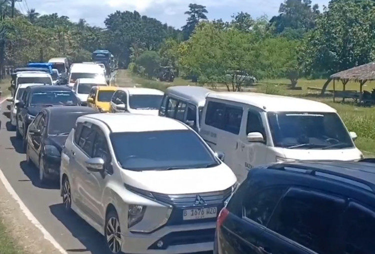 Wisatawan Pantai Anyer Membludak, Ini Pilihan Wisata Pantai Lainnya di Pandeglang!