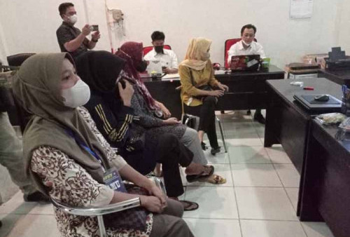 Modus Arisan Bodong, Emak-emak Bengkulu Utara Geruduk Kantor Polisi