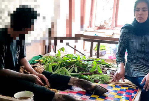 Viral Video Pemuda Berubah jadi Kambing Gara-gara Injak Kepala Ibunya, Benarkah Kena Azab?