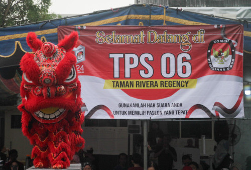 Pikat Warga, TPS 6 Taman Rivera Rungkut Surabaya Datangkan Barongsai 