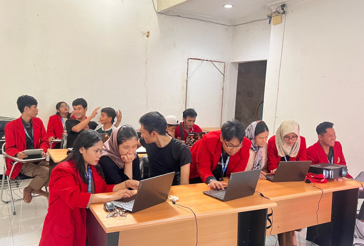 Dari Excel ke APE: Upaya Peningkatan Literasi Digital dan Edukatif di IOM Sawotratap