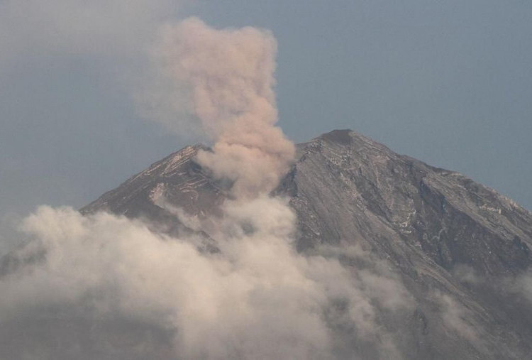 Abu Vulkanik dan Faktor yang Menentukan Arah Sebarannya