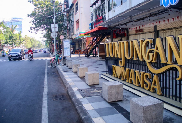 Parkir Tepi Jalan Tunjungan Ditiadakan, Warga Bisa Pilih 7 Titik Parkir Ini