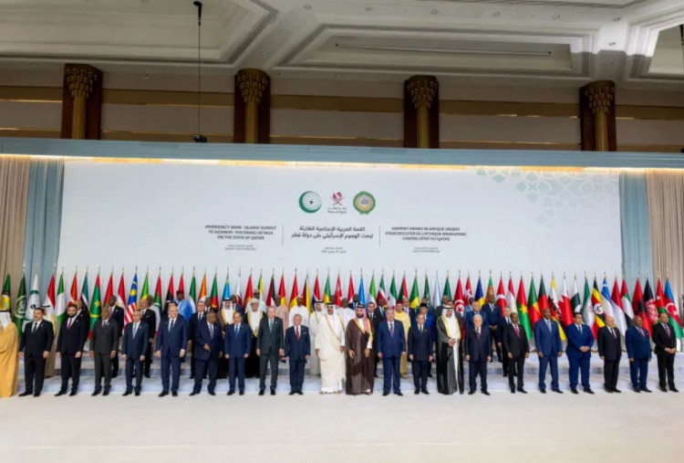 Pertemuan Darurat Negara Arab-Muslim di Doha Serukan Penghentian Pasokan Senjata ke Israel