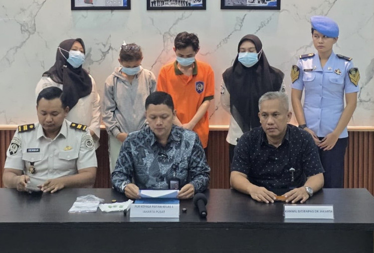 Genggam Tisu Bikin Curiga, Petugas Wanita Bongkar Penyelundupan 15 Butir Ekstasi di Rutan Jakpus