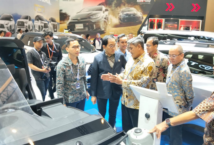 Wamenperin Buka Pameran GIIAS 2026 Surabaya