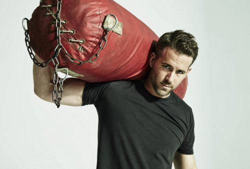 Ryan Reynolds Kenang Masa Muda, Ungkap Pernah Ditabrak Sopir Mabuk