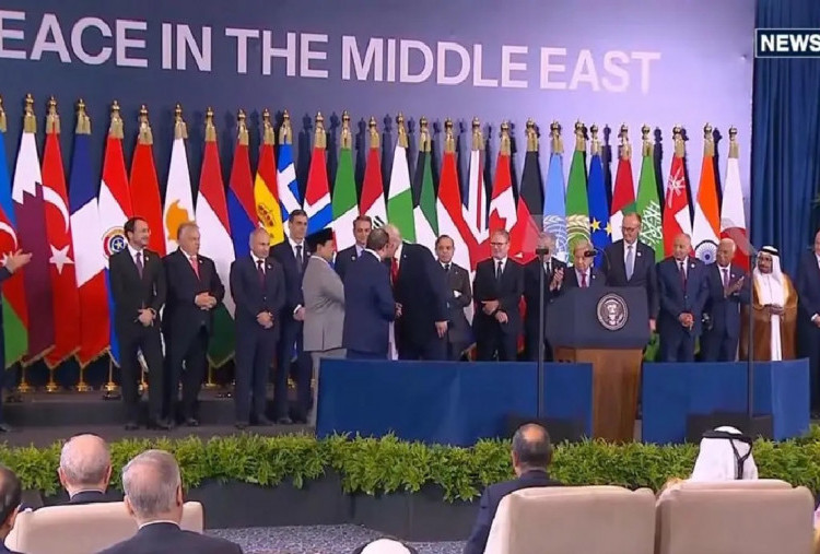 Gianni Infantino Hadiri KTT Perdamaian di Mesir Bersama Donald Trump, Janjikan Dukungan FIFA untuk Gaza