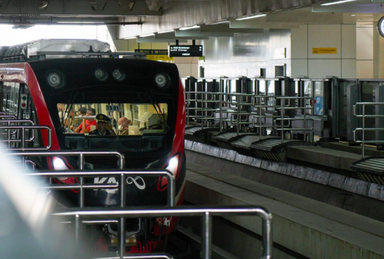 Cek Jam Operasional LRT Jakarta di Malam Tahun Baru, Diperpanjang Hingga Jam Segini