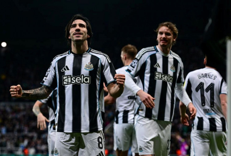 Newcastle vs Qarabag 3-2 (Agg 9-3), The Magpies Mulus Melaju ke 16 Besar