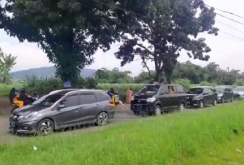 Bogor Macet! Jalan Pedesaan Juga Kena Imbasnya, Jalur Rancabungur-Ciampea Penuh Kendaraan Roda Empat