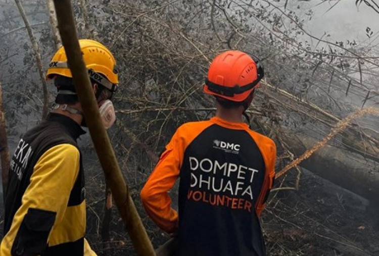 Dampak Karhutla Semakin Memburuk Kualitas Udara, Dompet Dhuafa Gencar Bagikan Masker