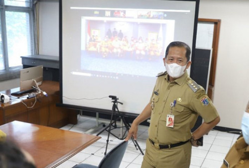 Pejabat Pemkot Jakarta Utara Pantau Ruangan Kerja Pegawai Kantor Walikota Pasca Libur Lebaran