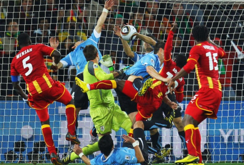 Luis Suarez Kenang Handball Kontroversial di Piala Dunia 2010 Vs Ghana: Saya Akan Minta Maaf Kalau..