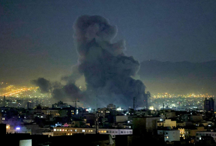 Ledakan Guncang Teheran Minggu Malam, Serangan Udara Hantam Stasiun Televisi dan Rumah Sakit 