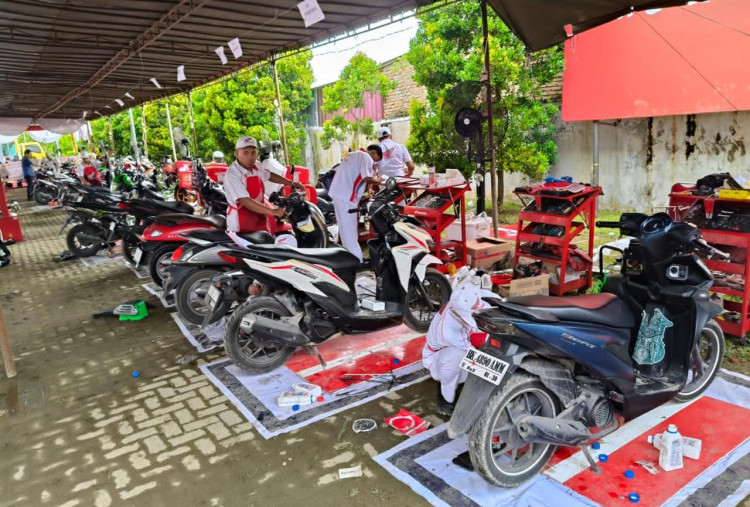 AHM Dukung Pemulihan Bencana Sumatera, Ada Layanan Service Motor Gratis Hingga Sarana Air Bersih