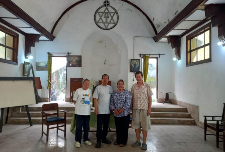 Mengikuti Diskusi Teosofi di Sanggar Penerangan Surabaya: Filsafat, Sains, dan Spiritualitas