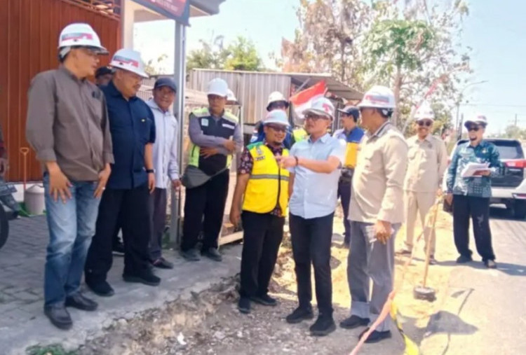Komisi III DPRD Gresik Pastikan Peningkatan Jalan Bungah Sesuai Spesifikasi