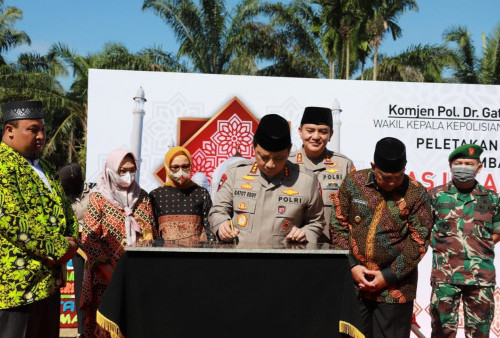 Wakapolri Letakkan Batu Pertama Pembangunan Masjid Al Kostoeri di Riau
